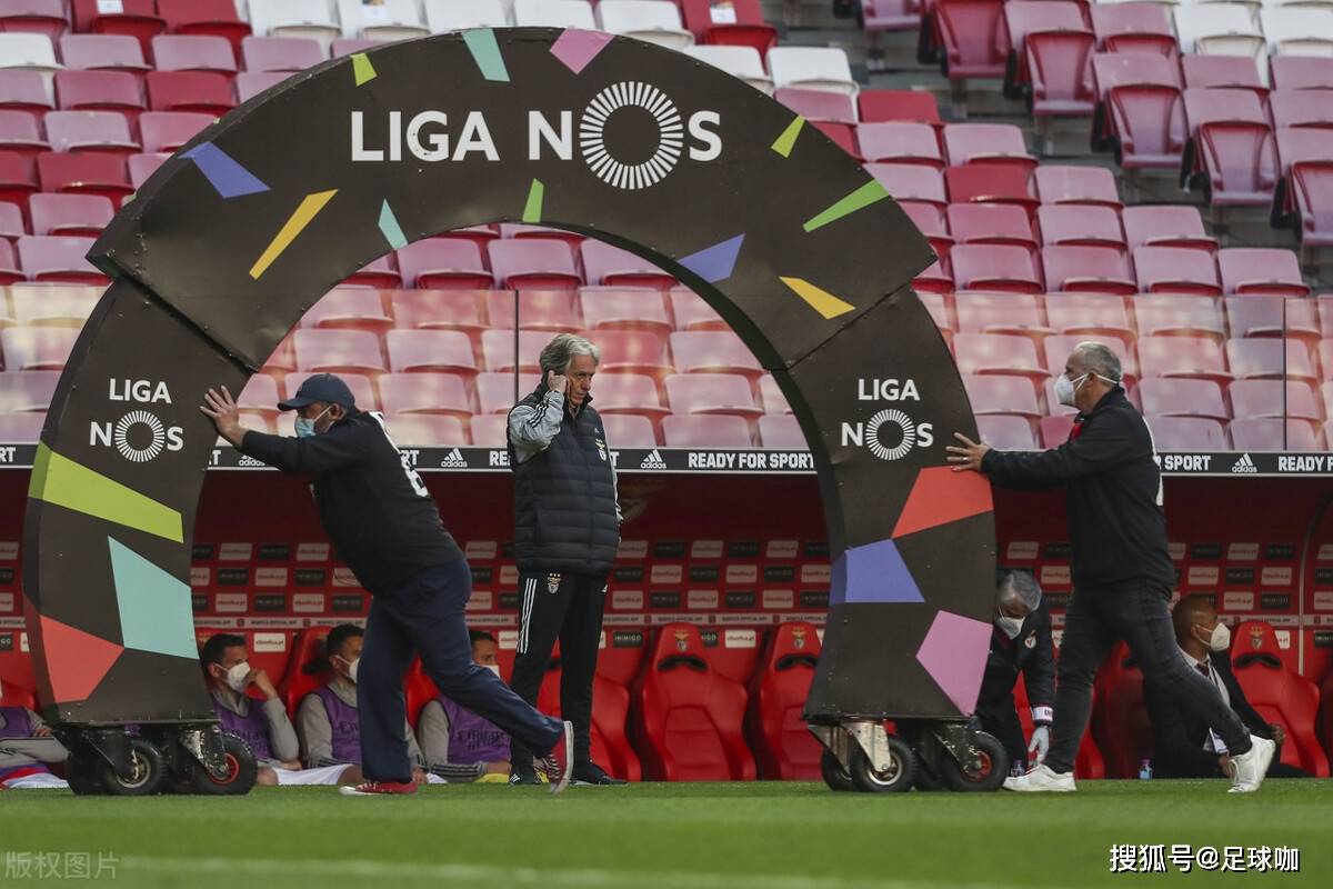 s15赛程-包含清晨葡超传出新动向，孟菲斯灰熊状态回暖，管理层表态：更衣室稳定，训练强度明显提升的词条