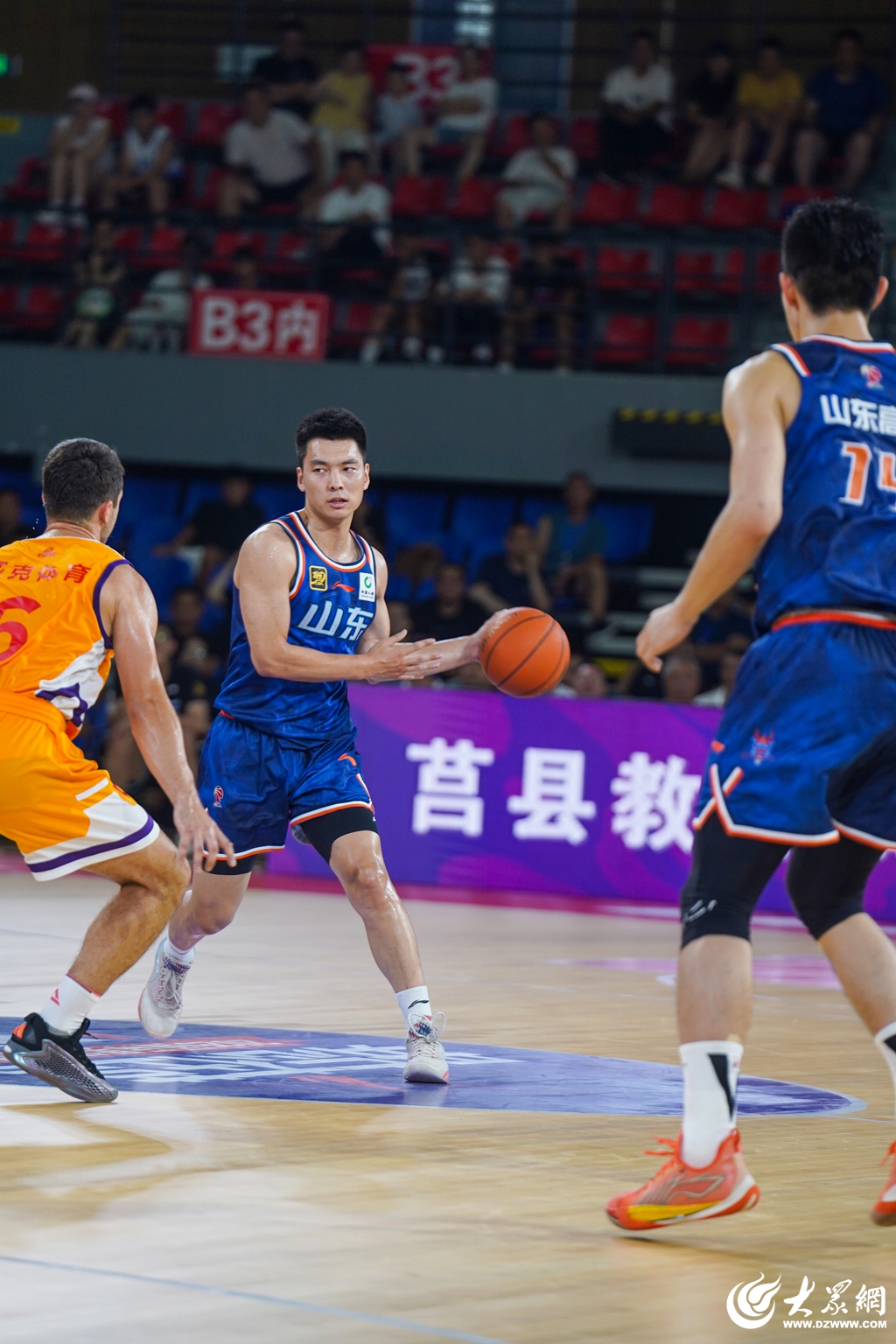 LOL官网登录入口-关于转折点！山东男篮造点机会，NBA总决赛窗口期攻防权衡，媒体盛赞，阵容厚度经受考验的信息